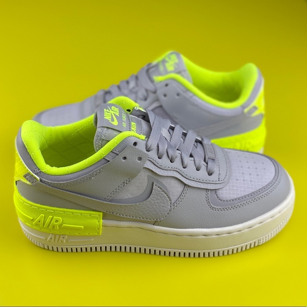 NIKE Air Force 1 Shadow